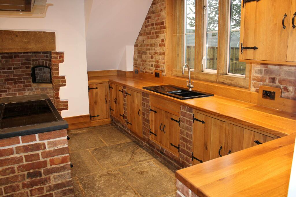Additional property image - Tintinhull, Somerset