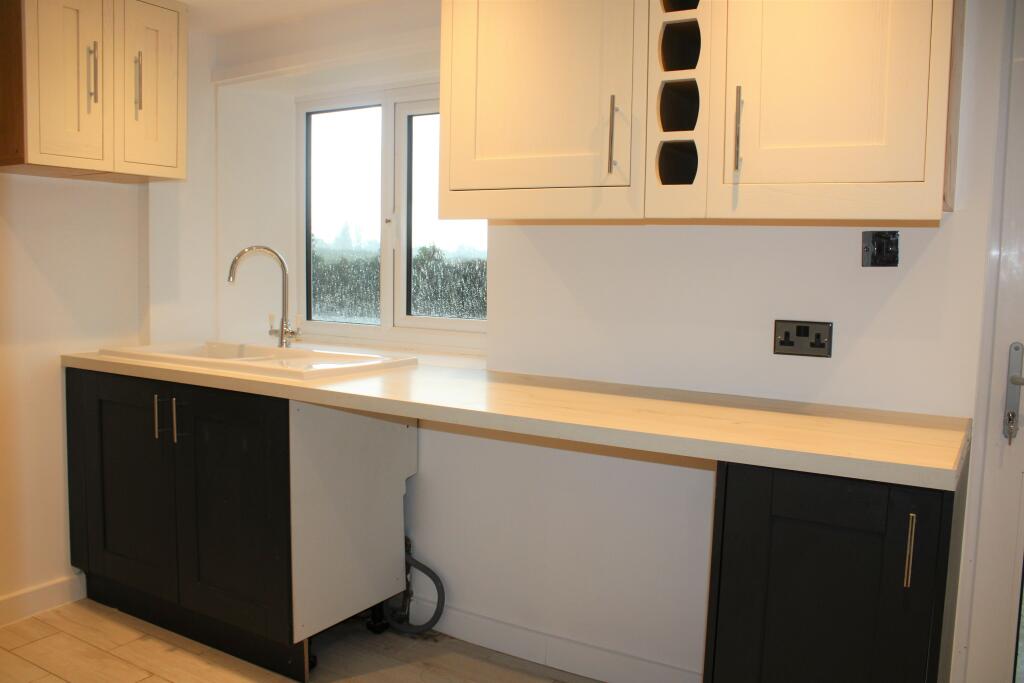 Additional property image - Tintinhull, Somerset