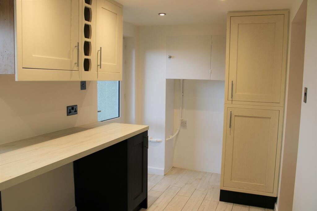 Additional property image - Tintinhull, Somerset