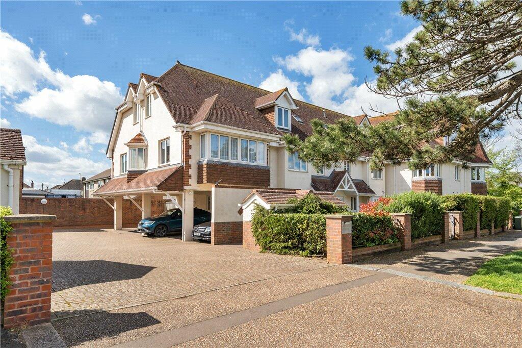 2 bedroom apartment for sale in Grand Avenue, Worthing, West Sussex, BN11