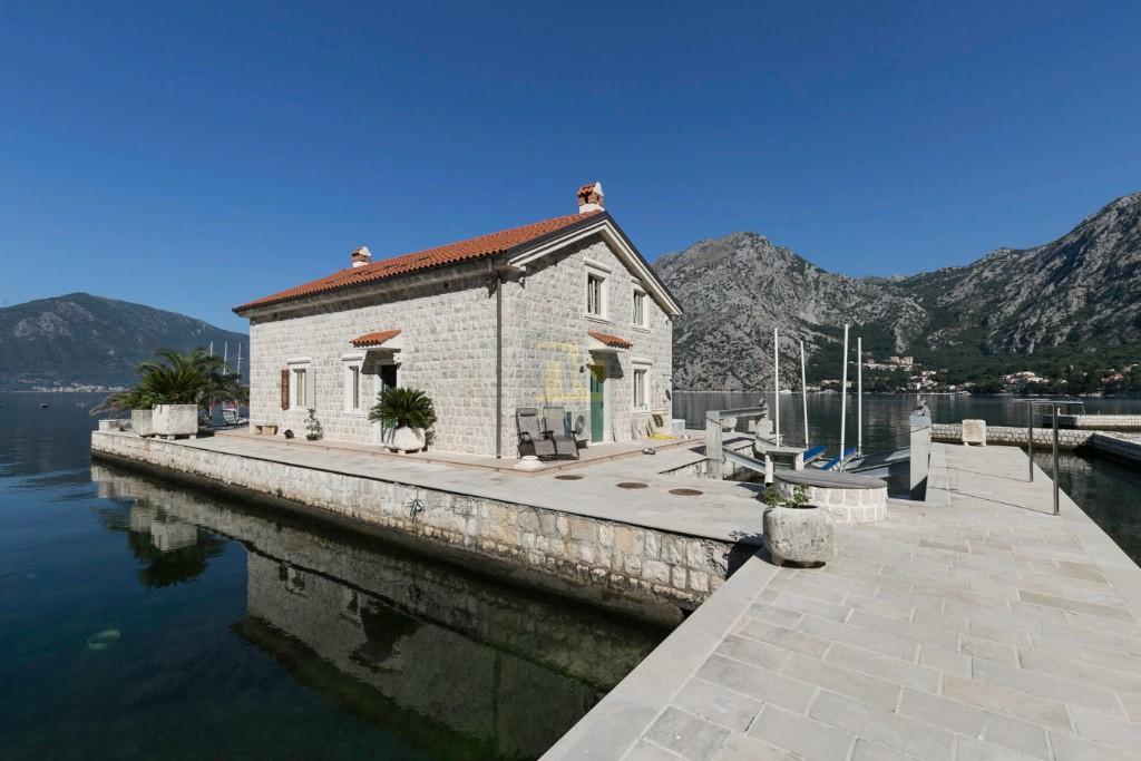 2 bedroom villa for sale in Kotor, Montenegro