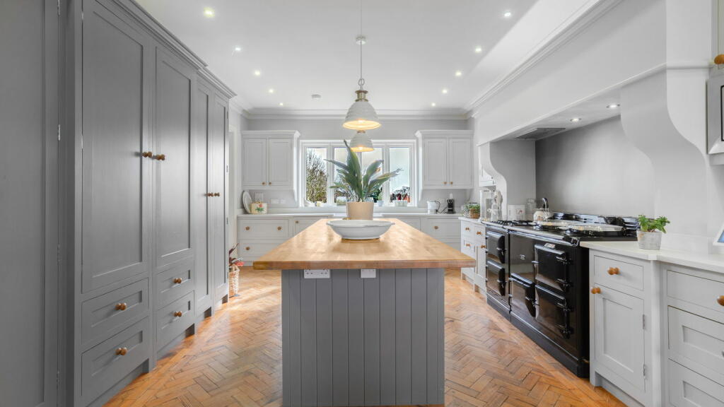 Additional property image - Victoria Road, Sutton Coldfield, B72 1SN