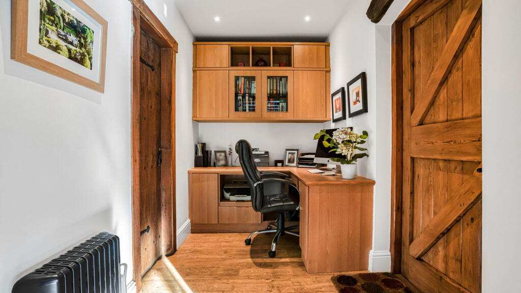 Additional property image - Hartopp Road, Four Oaks Park