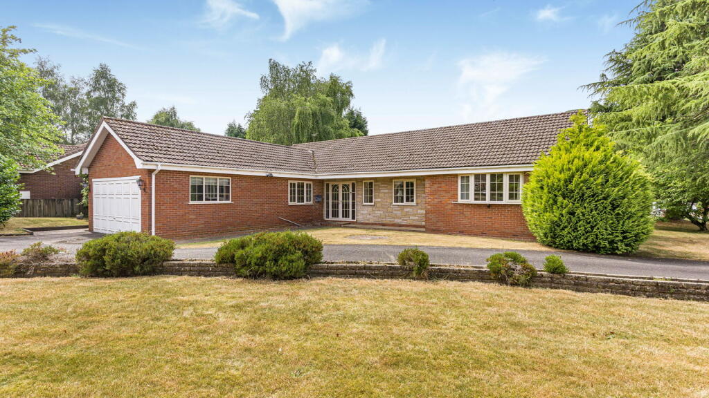 Main image of property: Vercourt, Sutton Coldfield, B74 3XE