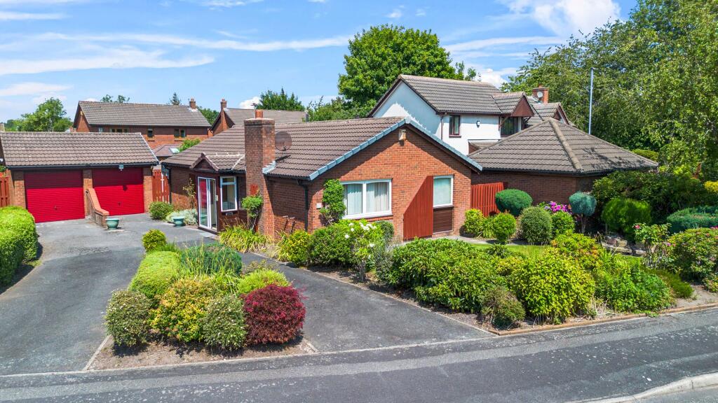 Main image of property: Carrington Close, Birchwood, WA3