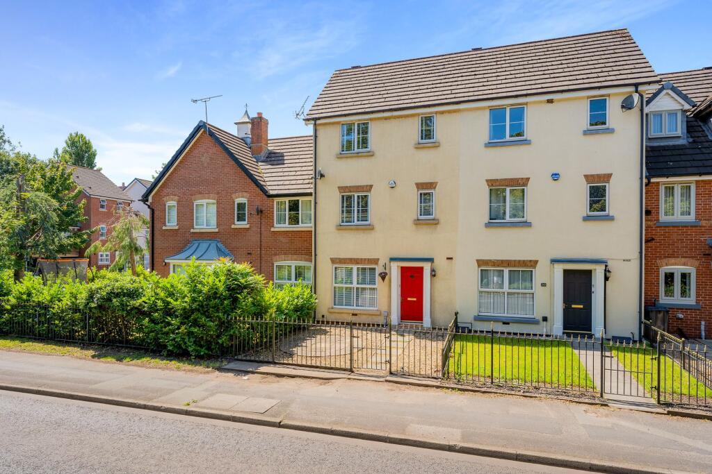 Main image of property: Warrington Road, Glazebury, WA3