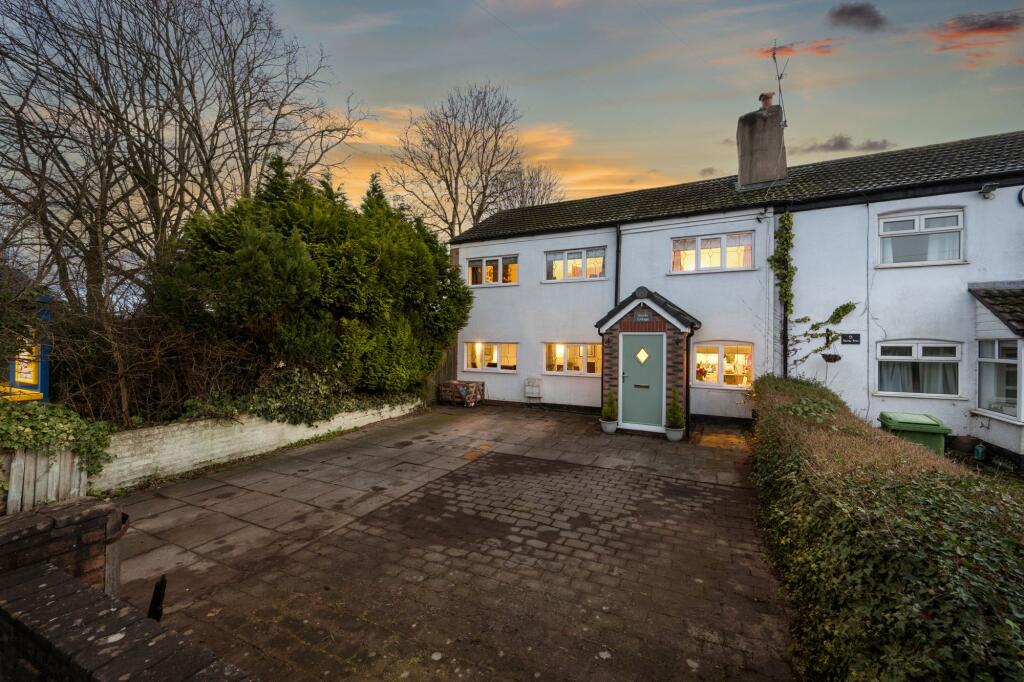 Main image of property: Smithy Brow, Croft, WA3