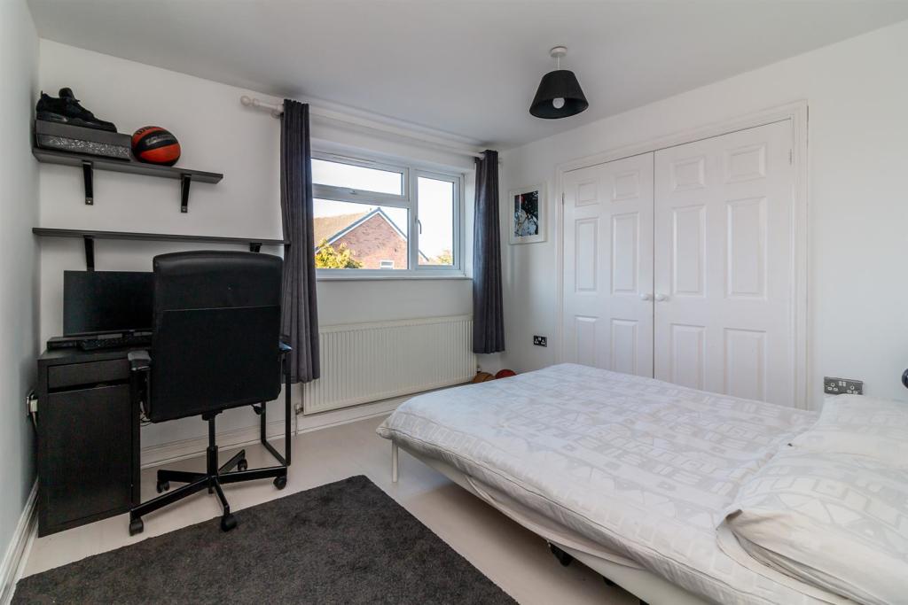 4 bedroom detached house for sale in Main Street, Gunthorpe, Nottingham