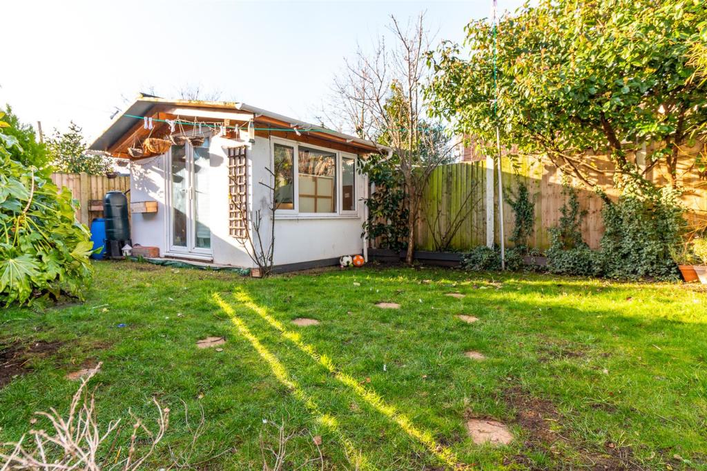 4 bedroom detached house for sale in Main Street, Gunthorpe, Nottingham