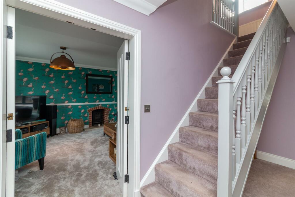 5 bedroom detached house for sale in Walnut Grove, Cotgrave, Nottingham