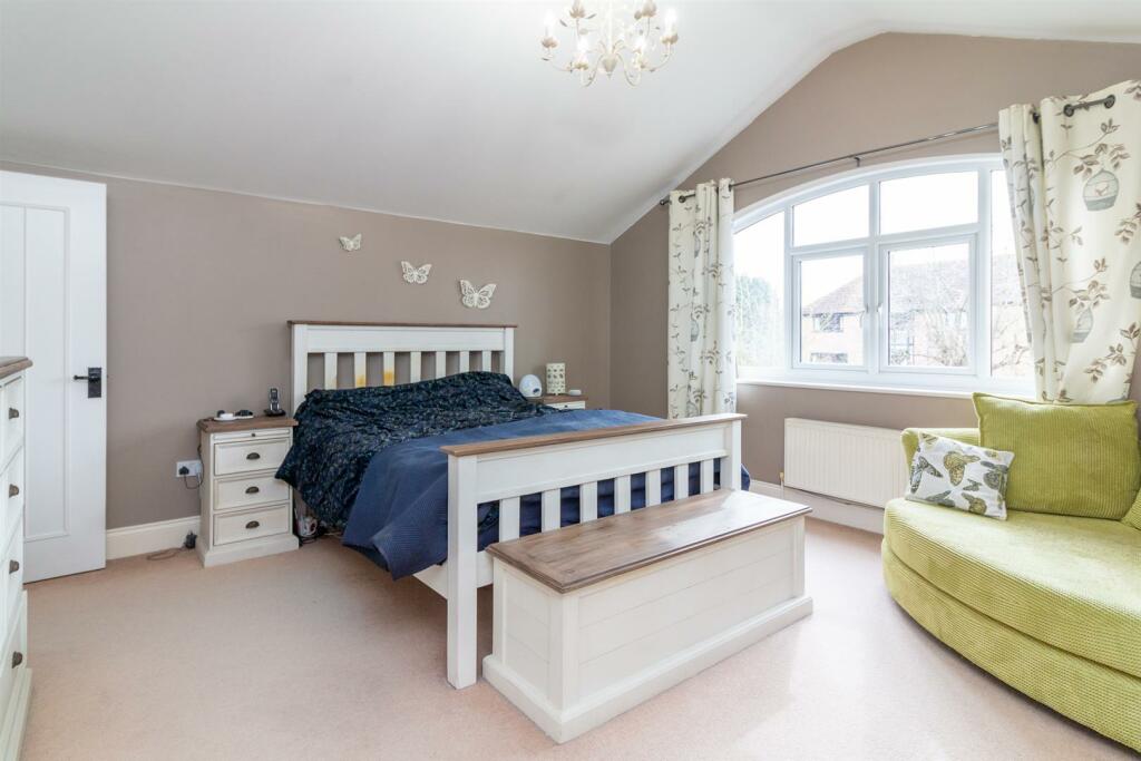 5 bedroom detached house for sale in Walnut Grove, Cotgrave, Nottingham