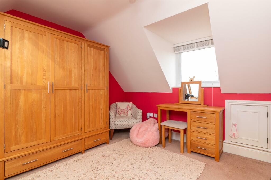 5 bedroom detached house for sale in Walnut Grove, Cotgrave, Nottingham