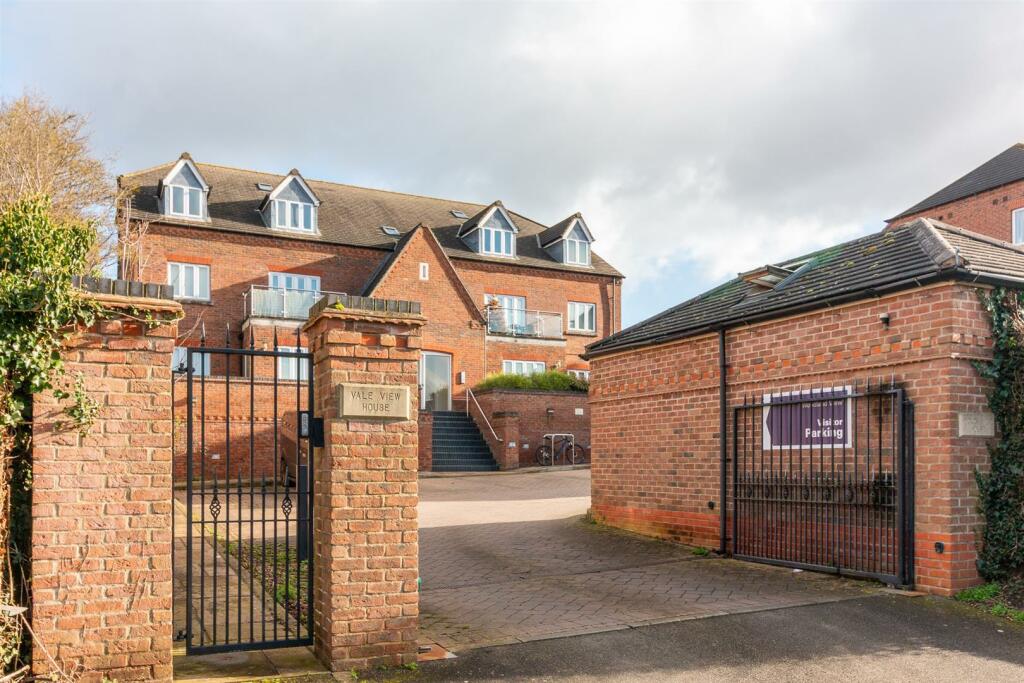 2 bedroom apartment for sale in Candleby Lane, Cotgrave, NG12