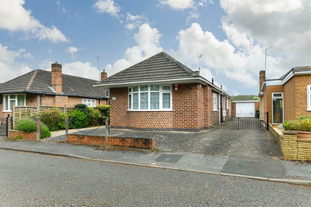 3 bedroom detached bungalow for sale in The Old Park, Cotgrave, NG12