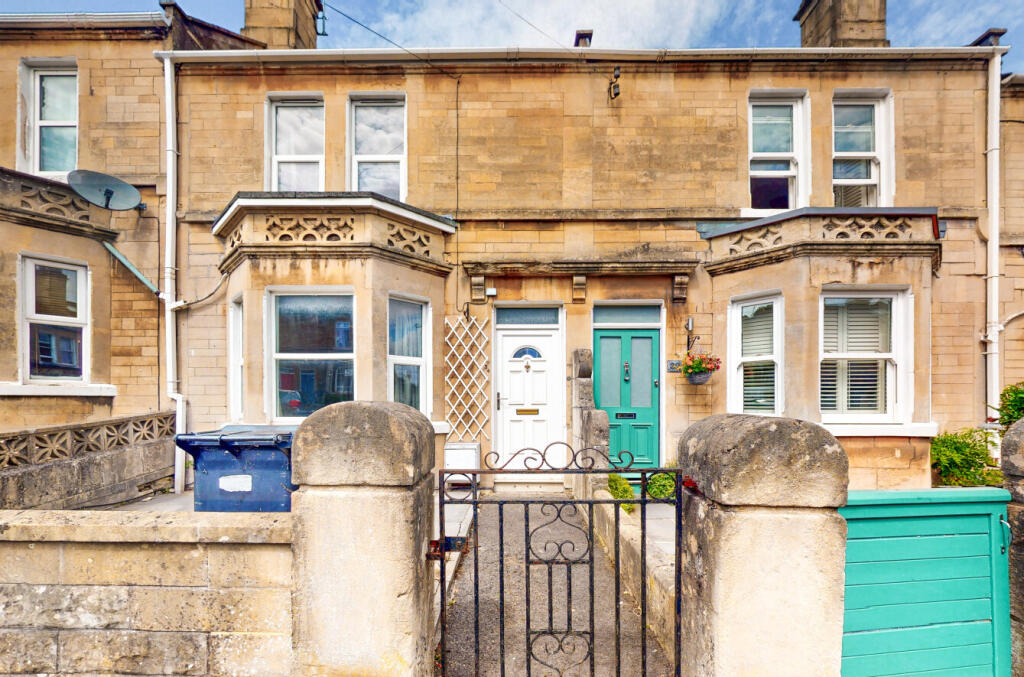 Main image of property: Lyndhurst Road