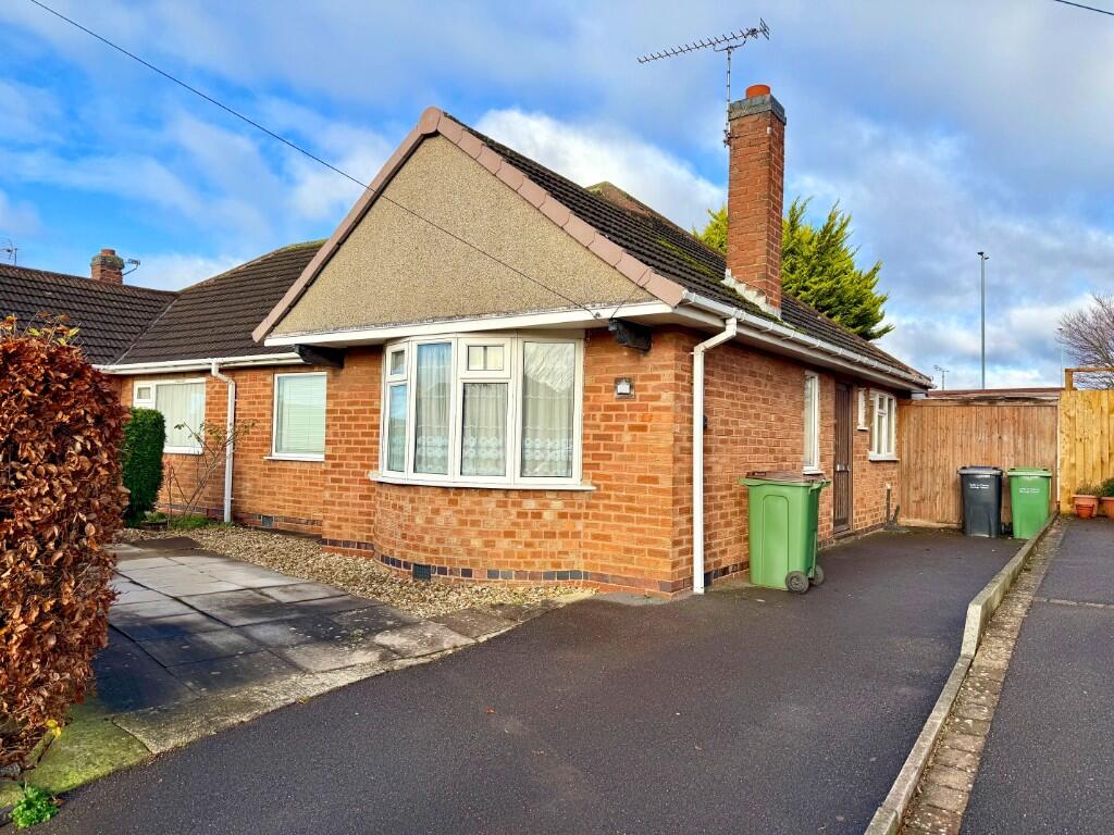 Main image of property: Chestnut Avenue, Oadby, Leics LE2