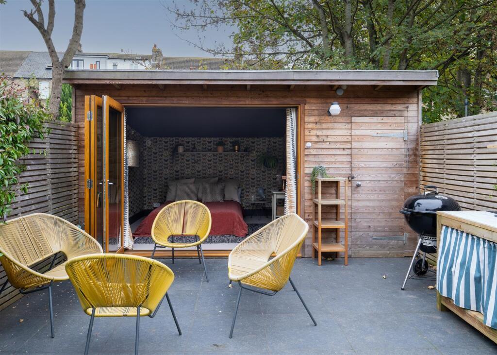 Additional property image - Gladstone Road, Margate