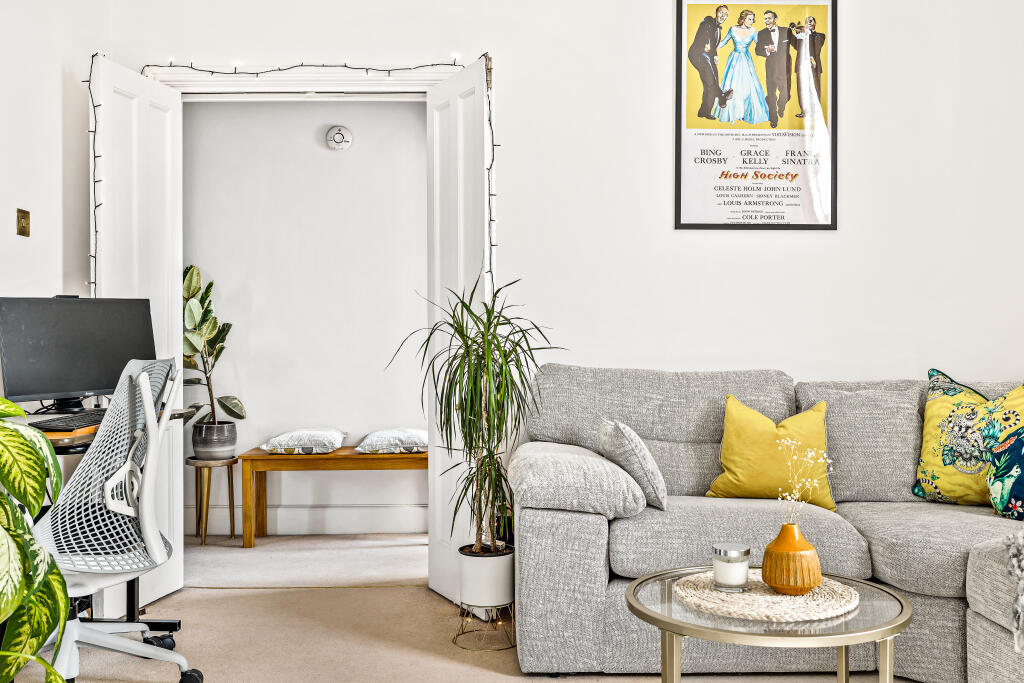 1 bedroom apartment for sale in Ref GK Royal Earlswood Park, Redhill, RH1 6TH, RH1