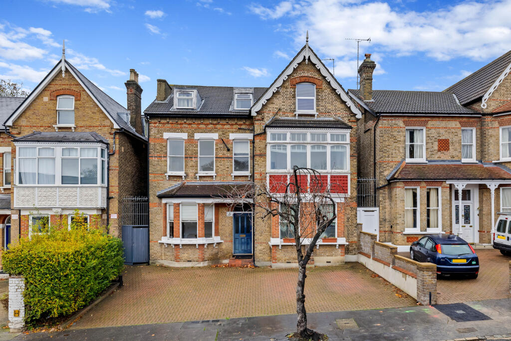 Main image of property: Ref: GK - Birdhurst Rise, South Croydon, CR2 7EG