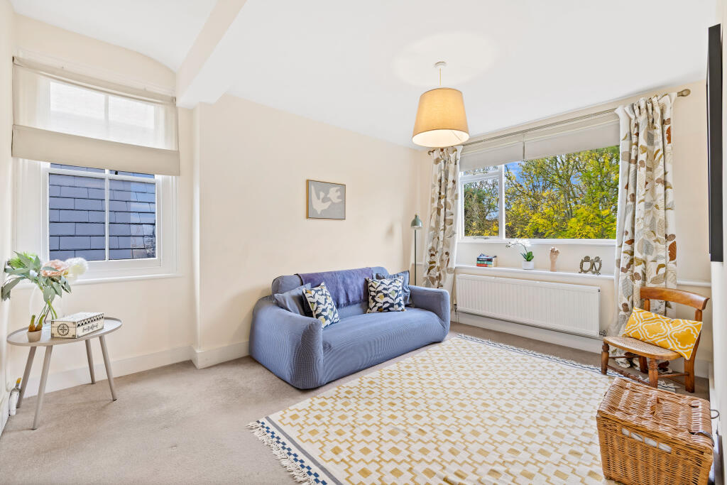 Main image of property: Ref: GK - Birdhurst Rise, South Croydon, CR2 7EG