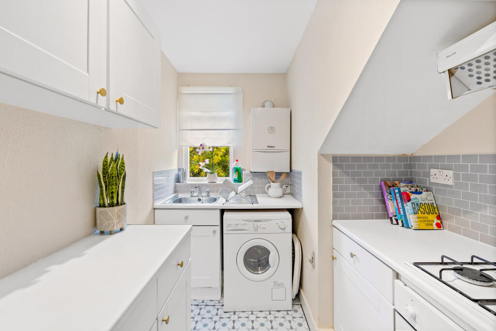 Main image of property: Ref: GK - Birdhurst Rise, South Croydon, CR2 7EG