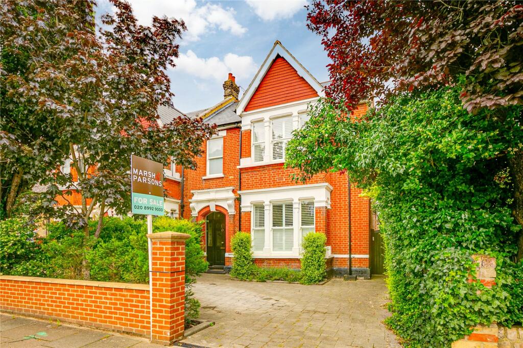 5 bedroom semidetached house for sale in Twyford Avenue, London, W3