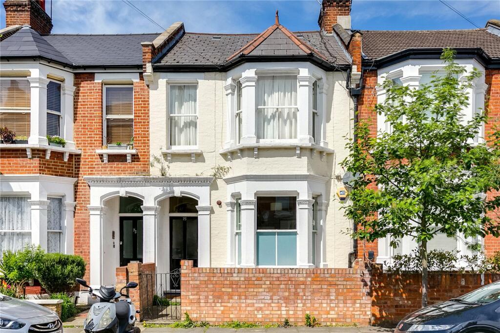 2 bedroom apartment for sale in Davisville Road, London, W12