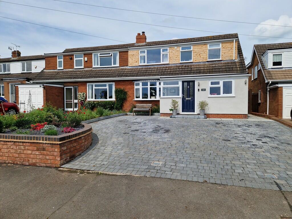 4 bedroom semidetached house for sale in Bondfield Lane, Yoxall, DE13