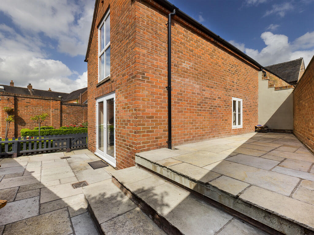 2 bedroom apartment for sale in Main Street, BartonunderNeedwood, DE13