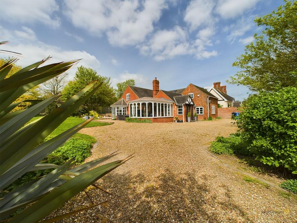 3 bedroom semidetached house for sale in Abbots Bromley Road, Hoar