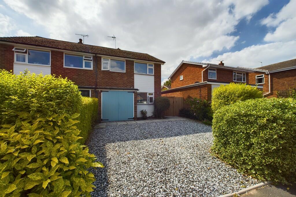 3 bedroom semidetached house for sale in Raven Road, Yoxall, DE13