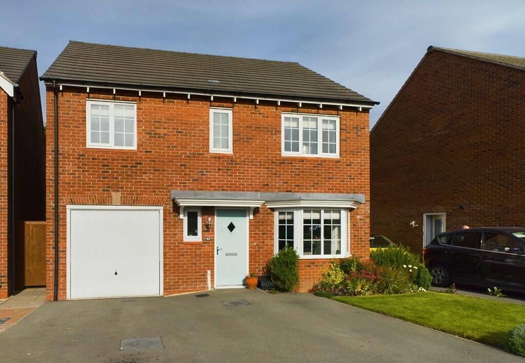 4 bedroom detached house for sale in Sutton Crescent, Bartonunder