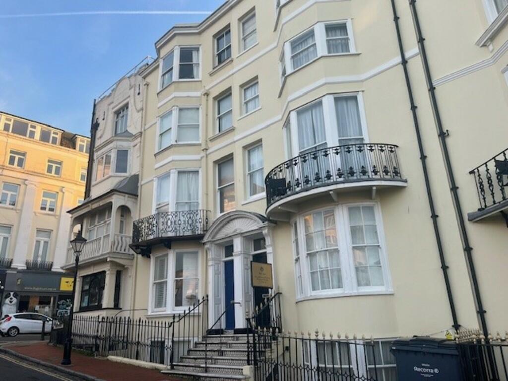 1 bedroom flat for rent in New Steine, Brighton, BN2