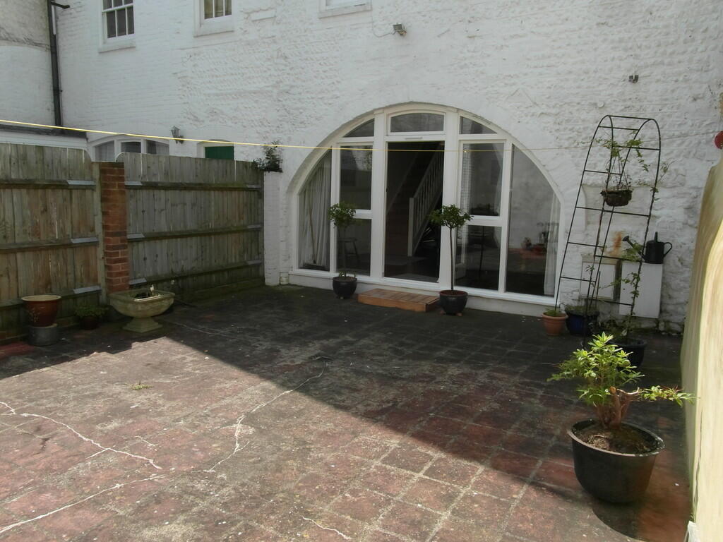Additional property image - Gloucester Mews, Gloucester Road