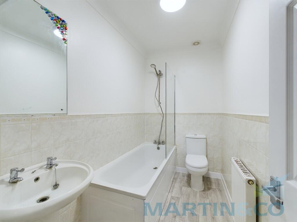 Additional property image - Gloucester Mews, Gloucester Road