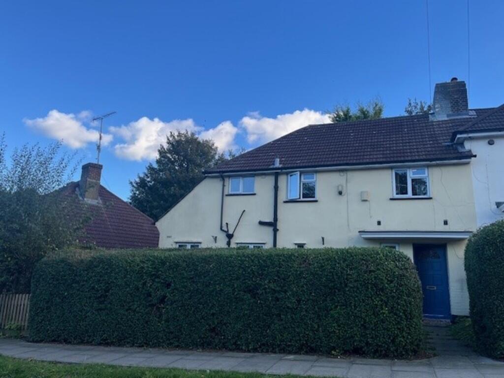 6 bedroom semi-detached house