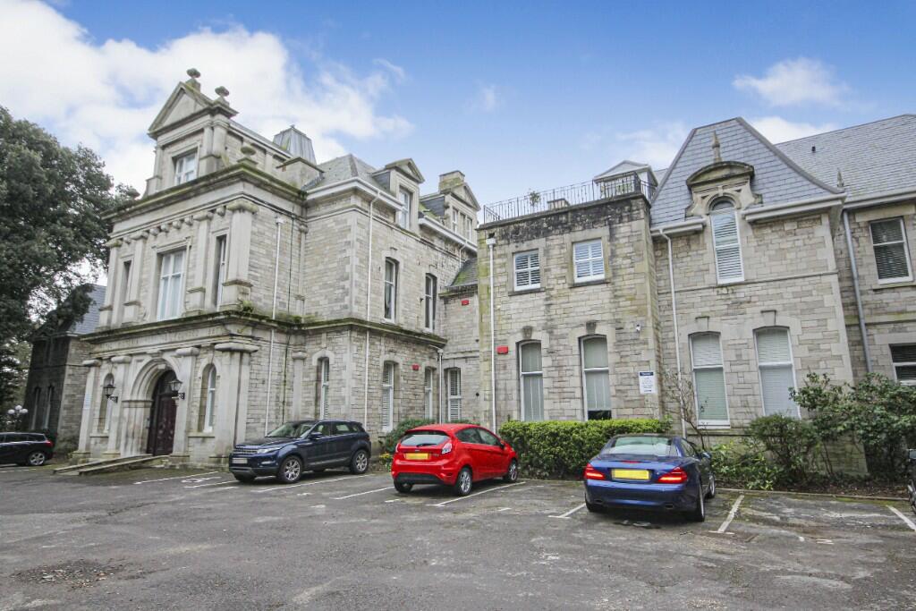 2 bedroom apartment for sale in Poole Road, WESTBOURNE, Bournemouth, Dorset, BH4