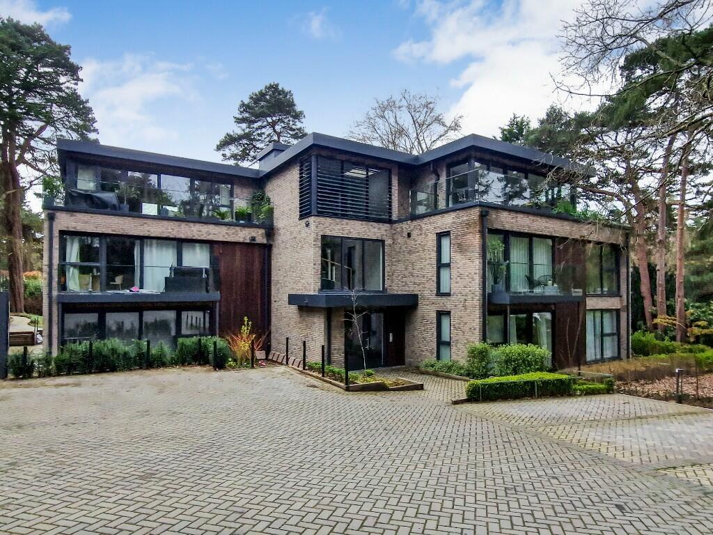 3 bedroom penthouse for sale in Lindsay Road, Poole, Dorset, BH13