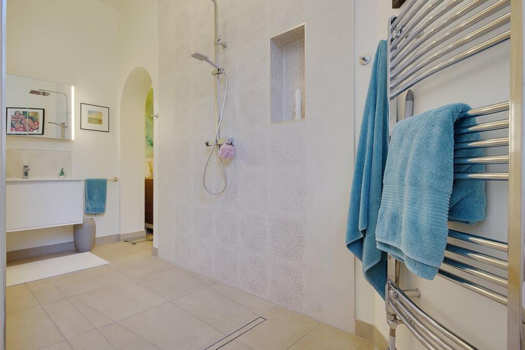Additional property image - 4 McKinley Road, West Cliff, BH4