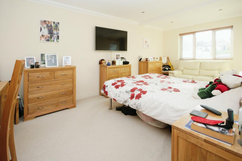 Additional property image - 8-10 Studland Road, ALUM CHINE, BH4