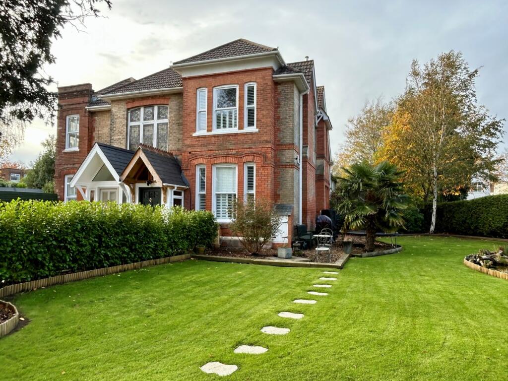 Main image of property: Cavendish Place, DEAN PARK, BOURNEMOUTH, BH1