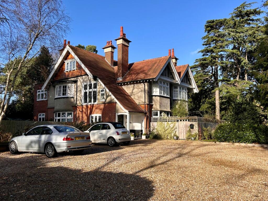 Main image of property: 39 Nelson Road, POOLE, BH12
