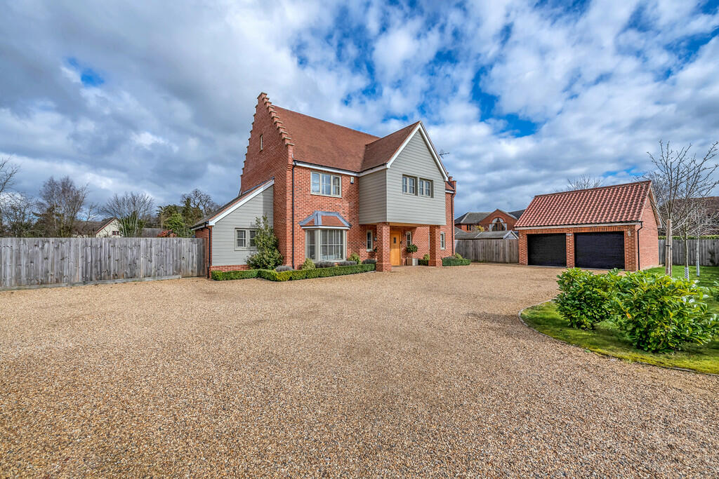 5 bedroom detached house for sale in Thurston, Bury St Edmunds, Suffolk