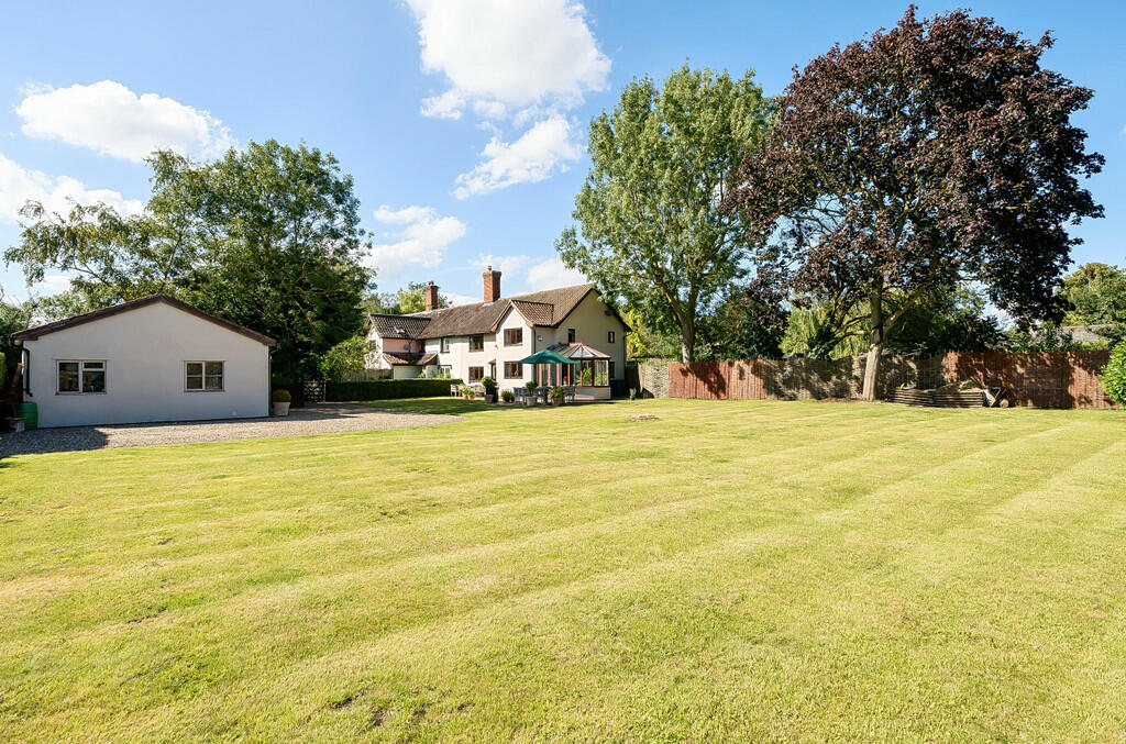 3 bedroom house for sale in Great Barton, Bury St. Edmunds, Suffolk., IP31