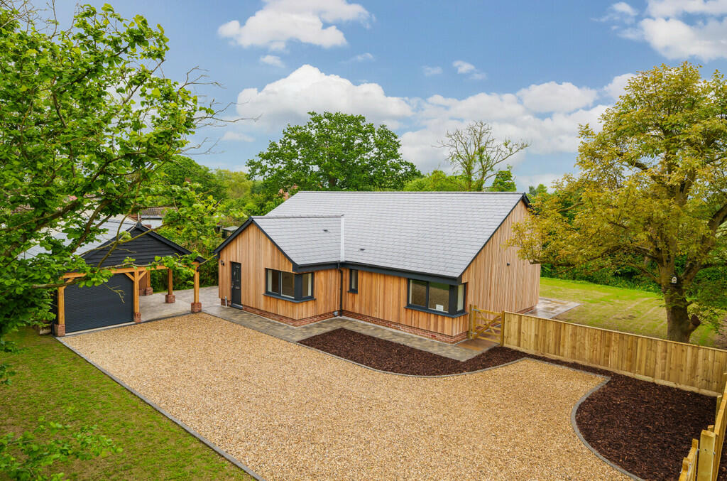 3 bedroom detached bungalow for sale in Lawshall, Bury St. Edmunds