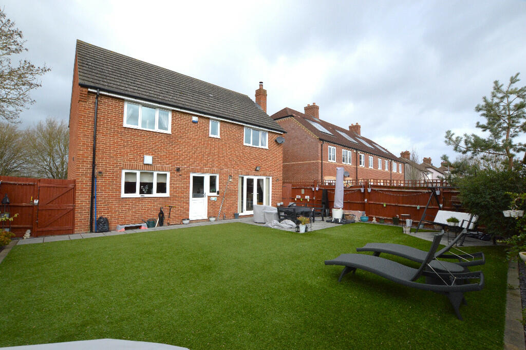 4 bedroom detached house for sale in Bedford Road, Marston Moretaine, MK43