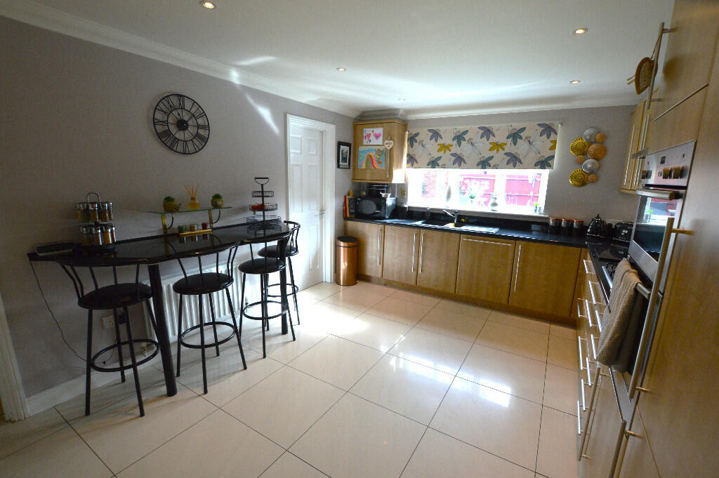 4 bedroom detached house for sale in Bedford Road, Marston Moretaine, MK43