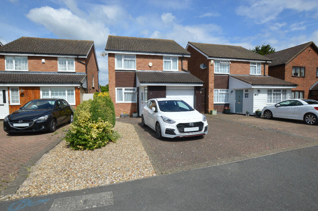 3 bedroom detached house for sale in Hillson Close, Marston Moretaine, MK43