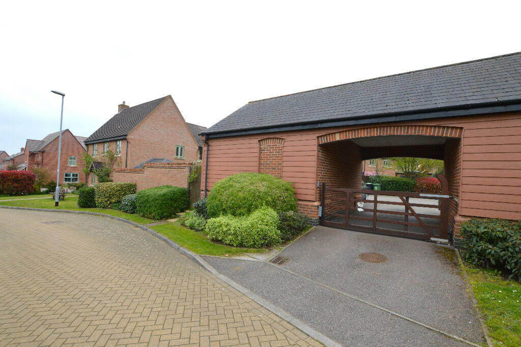 3 bedroom semidetached house for sale in The Lane, Lidlington, MK43