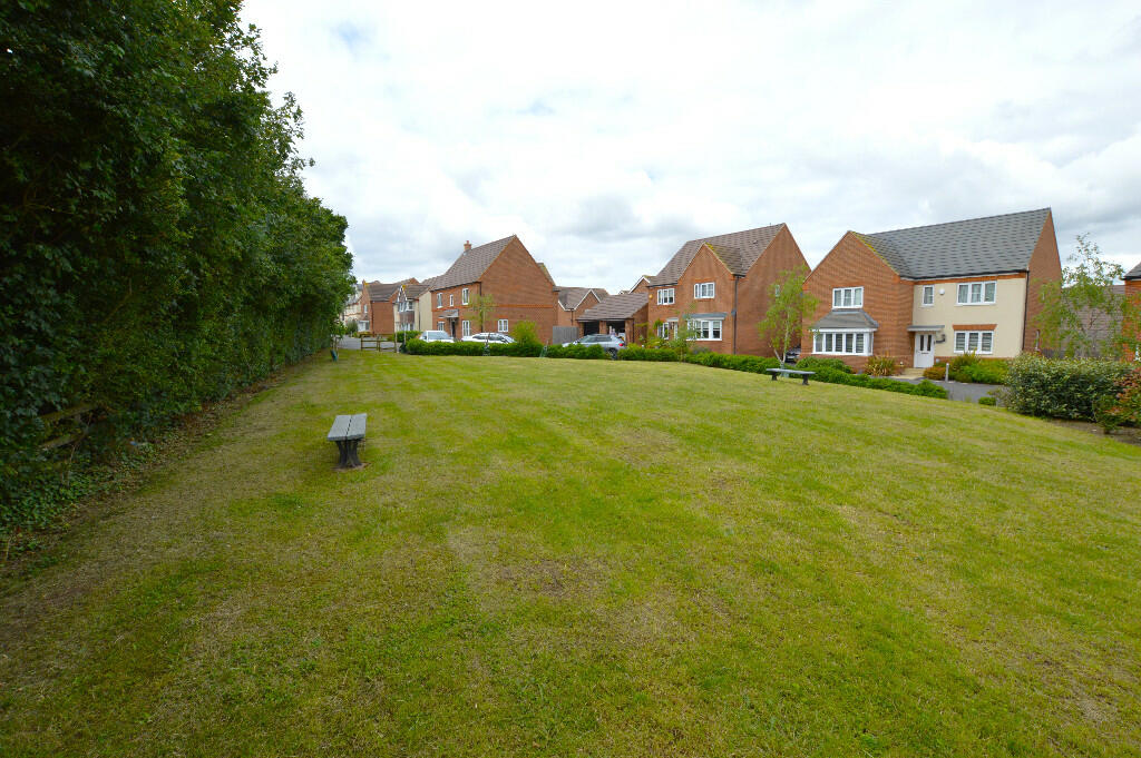 5 bedroom detached house for sale in Caves Gardens, Marston Moretaine, MK43